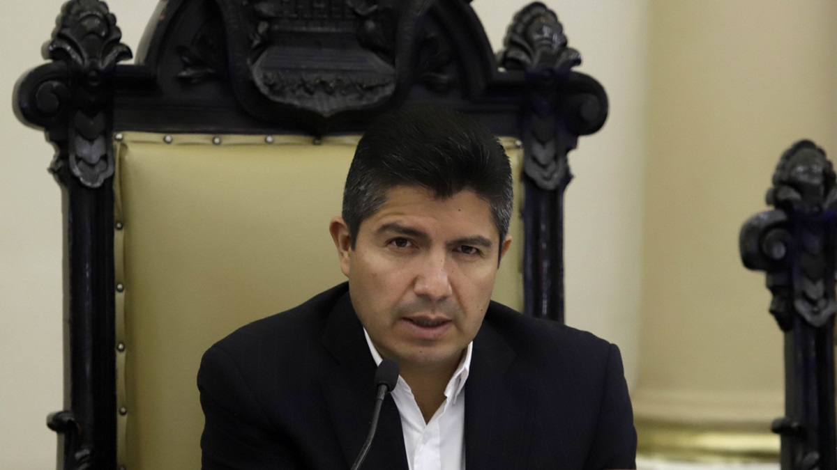 El presidente municipal, Eduardo Rivera, durante una sesión de cabildo.