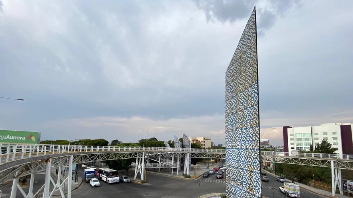 Obelisco de la rotonda inútil Hermanos Serdán podría reemplazarse con ángeles