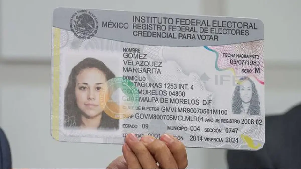 Credencial del INE