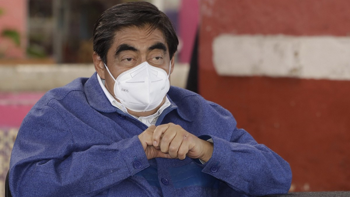 Miguel Barbosa, gobernador de Puebla.