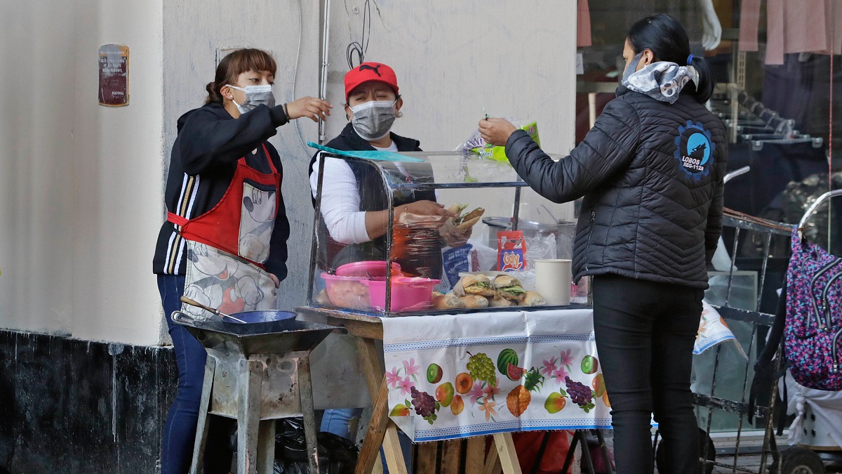 Ambulantaje en el Centro Histórico de Puebla.