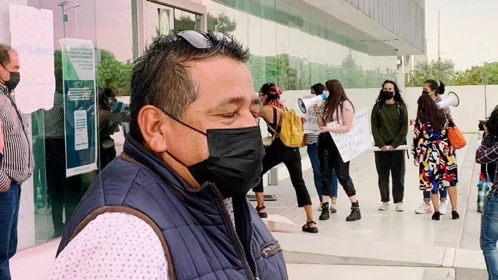 Familiares y feministas realizan manifestación para que Beberly Vega sea liberada.