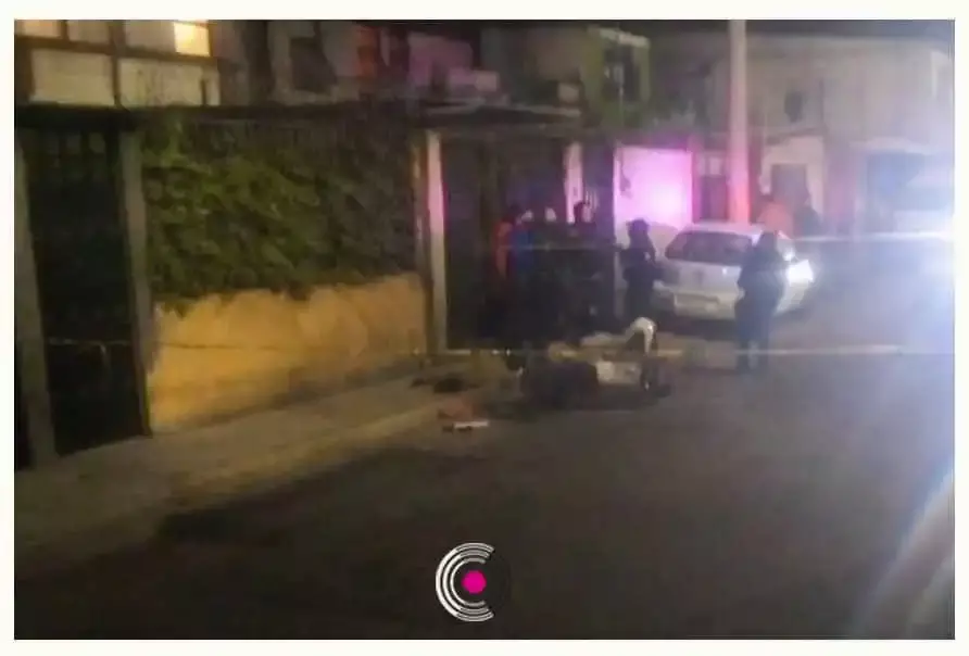 Motociclista muere en el Infonavit Amalucan.
