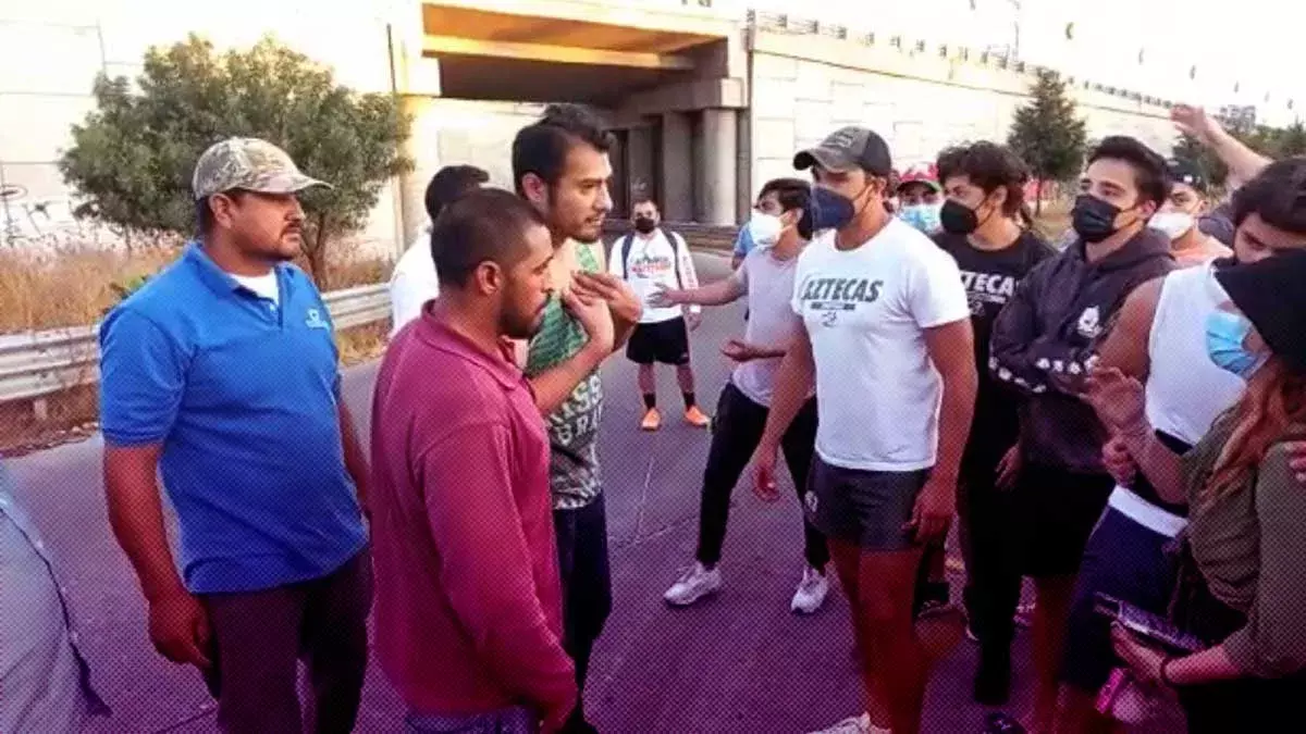Estudiantes de la UDLAP cierran Periférico