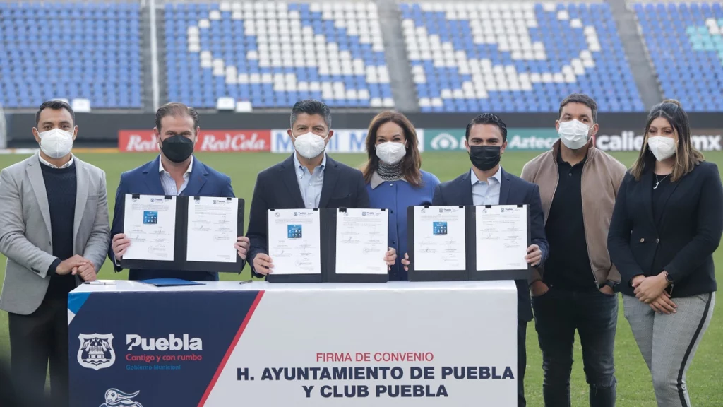 Club Puebla y Ayuntamiento de Puebla.