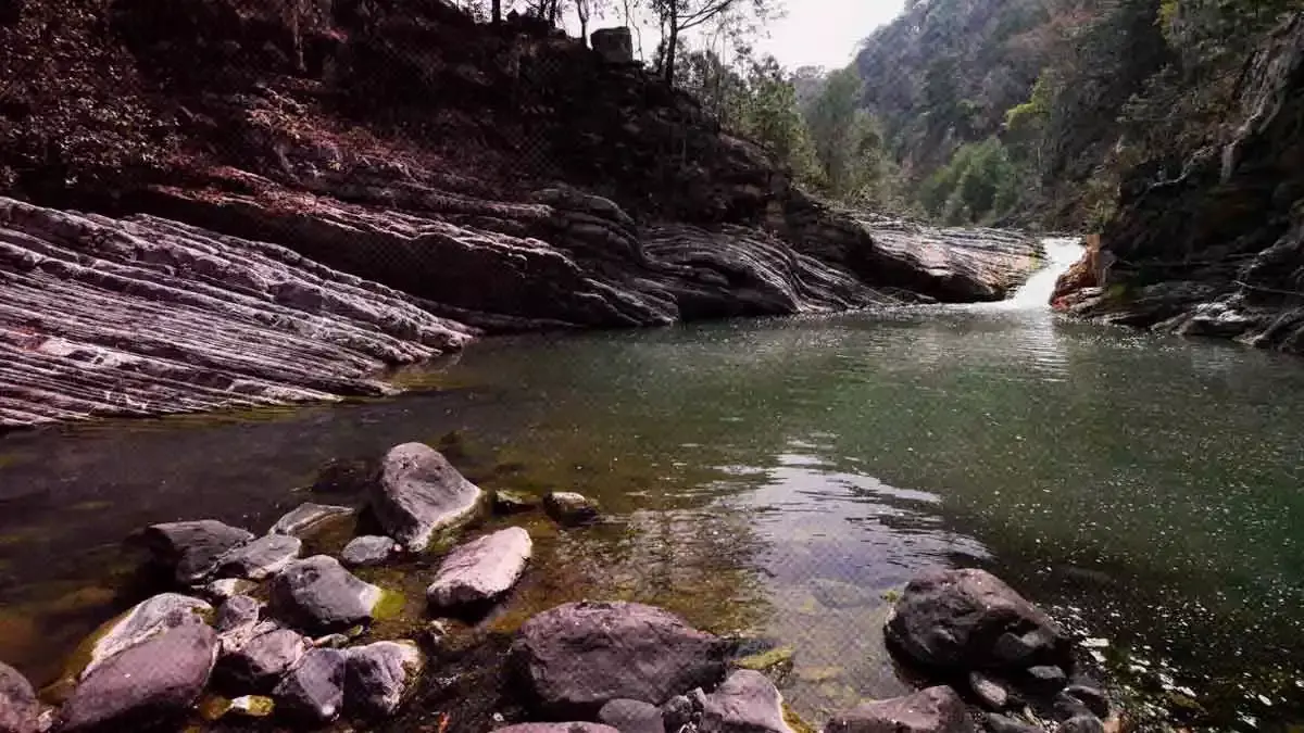 La mujer fue hallada en el río
