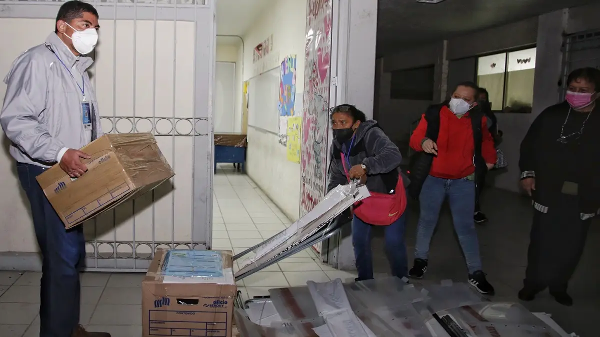 Cierre de casillas en elecciones de juntas auxiliares