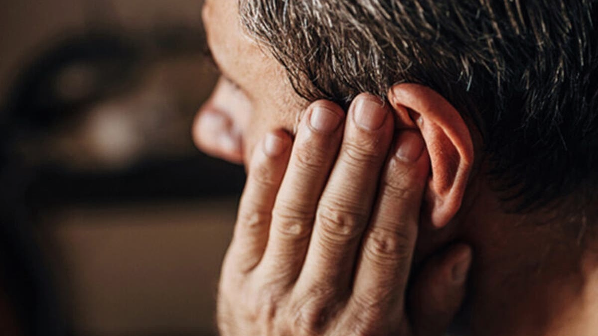 Tinnitus, nuevo síntoma de la covid.