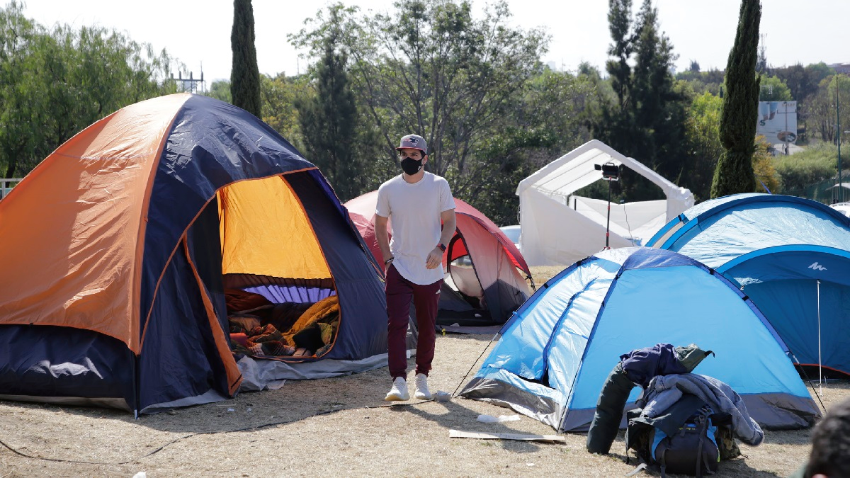 Carpas en el plantón de la UDLAP.