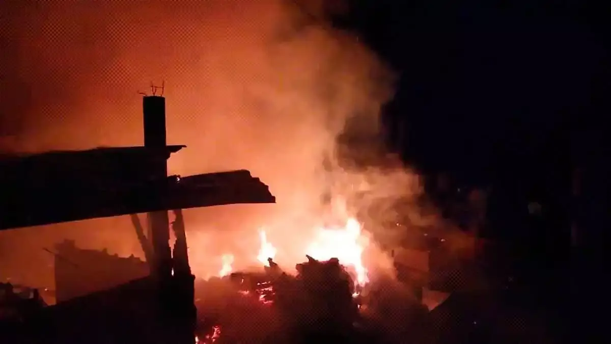 Un anciano muere durante un incendio en Cuaucuila.