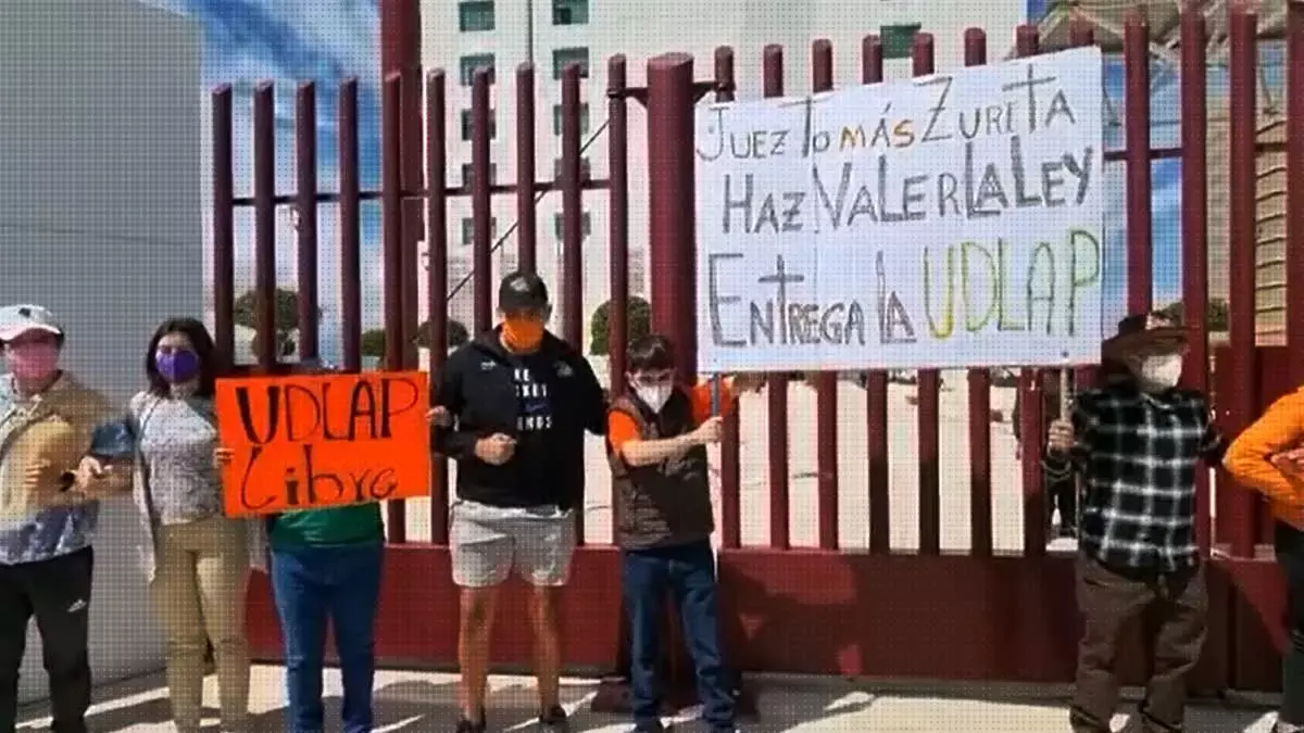 Alumnos de la UDLAP en Ciudad Judicial.