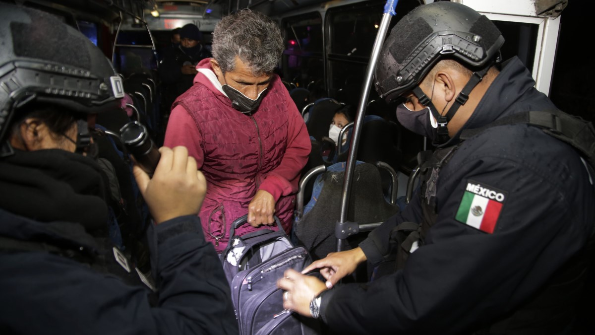 Operativos contra robos en rutas de Puebla.