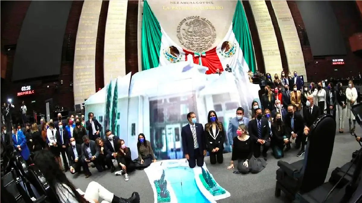 Maqueta de la casa de hijo de AMLO en San Lázaro