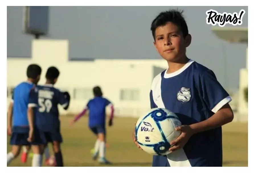 Dylan Flores, enfranjadito del Puebla.