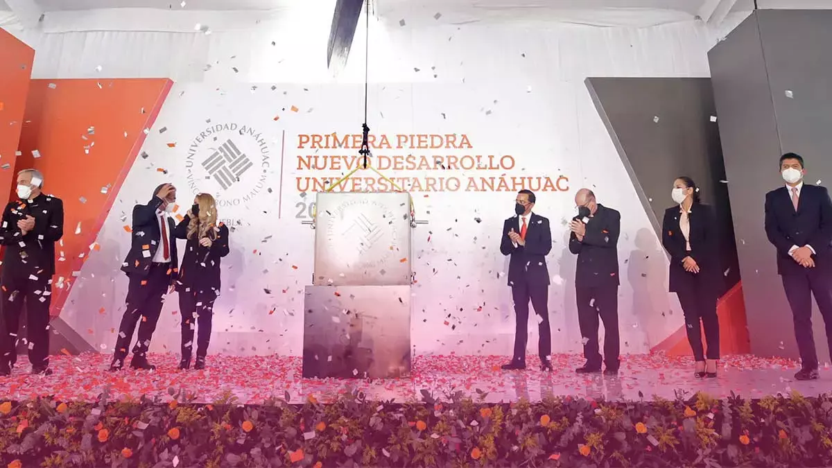 Primera piedra del edificio de la Universidad Anahuac