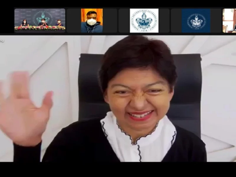 Lilia Cedillo en conferencia por el Primer Informe de Labores del Complejo Regional Sur.