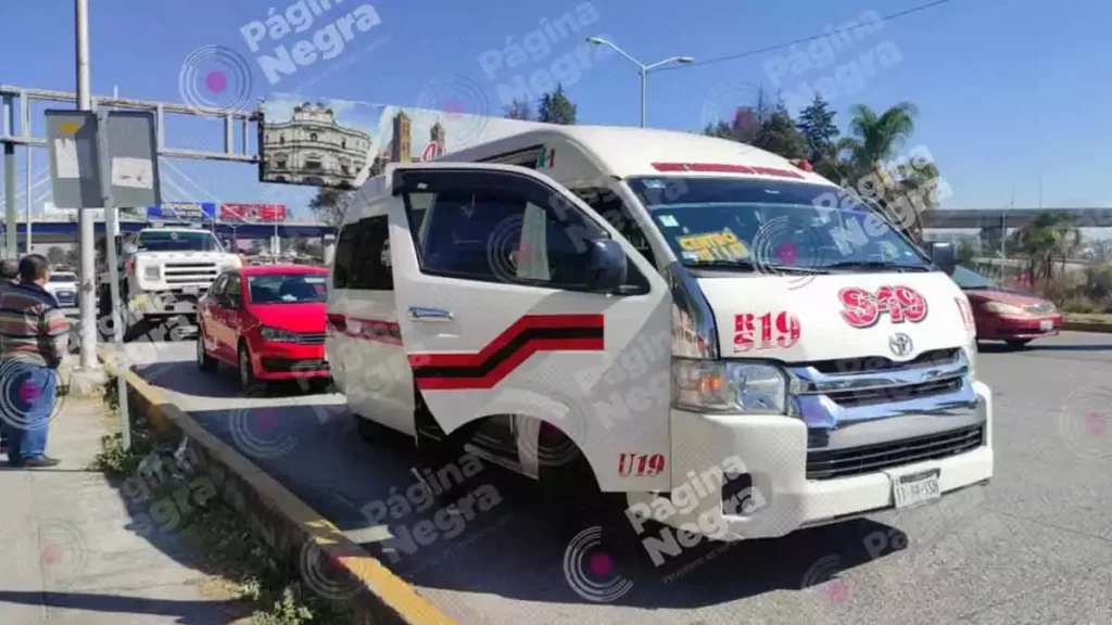 Choque en La María deja cinco lesionados.