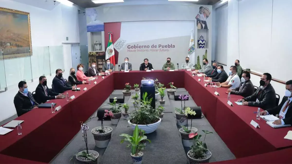 Barbosa Huerta genera reunión con alcaldes de la zona metropolitana.