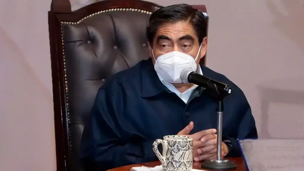 El gobernador de Puebla aseguró que hay varias denuncias contra ex funcionarios.