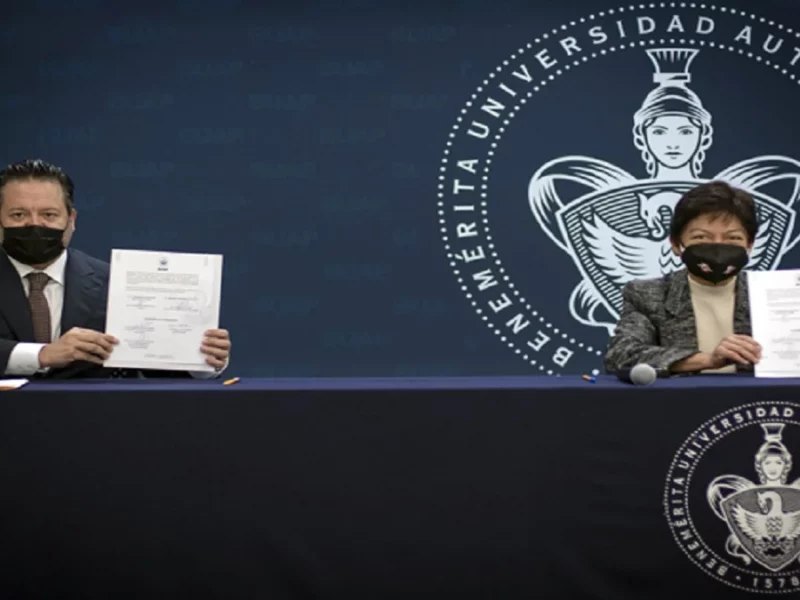 Firman convenio para una app en la BUAP.