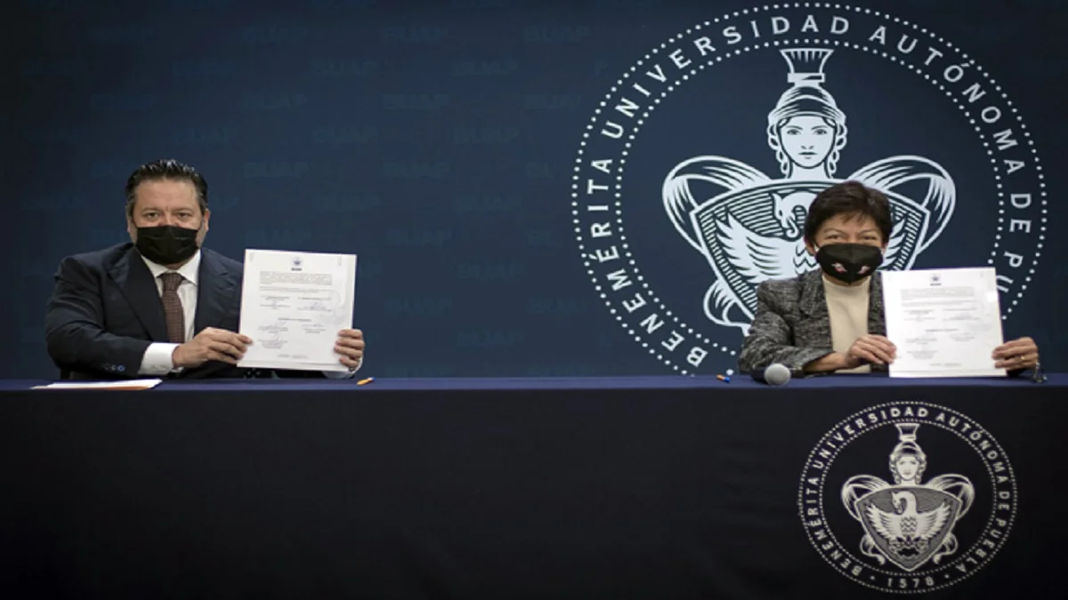 Firman convenio para una app en la BUAP.