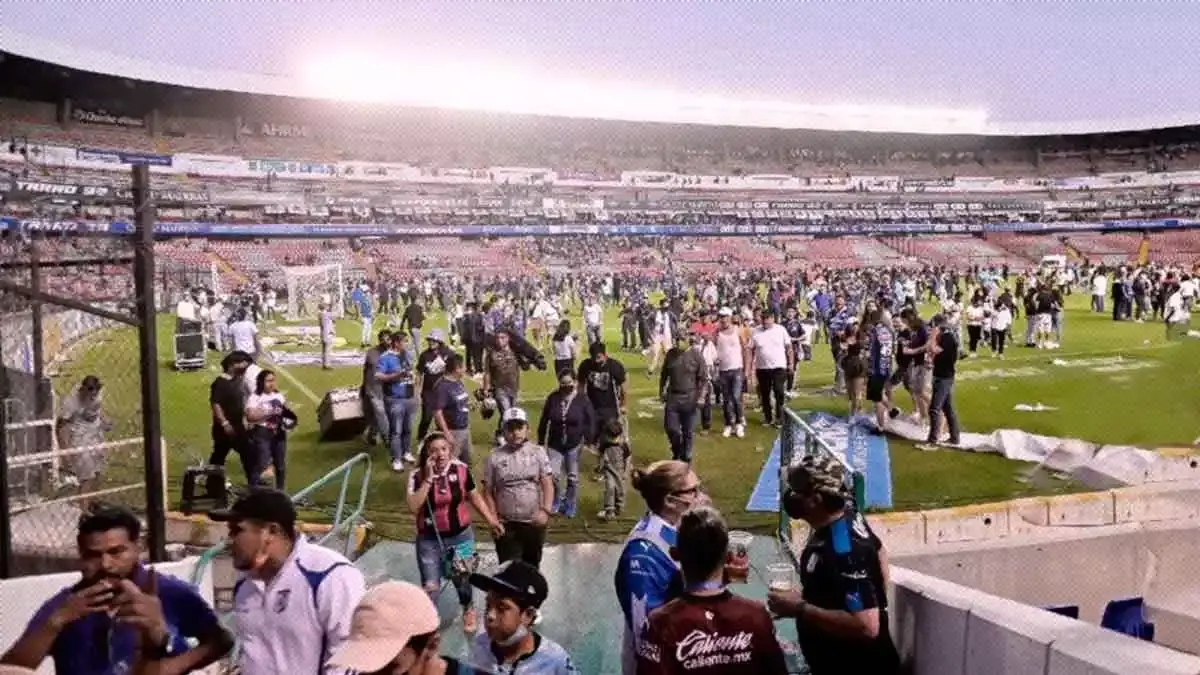 Partido entre el Atlas y Gallos se sale de control