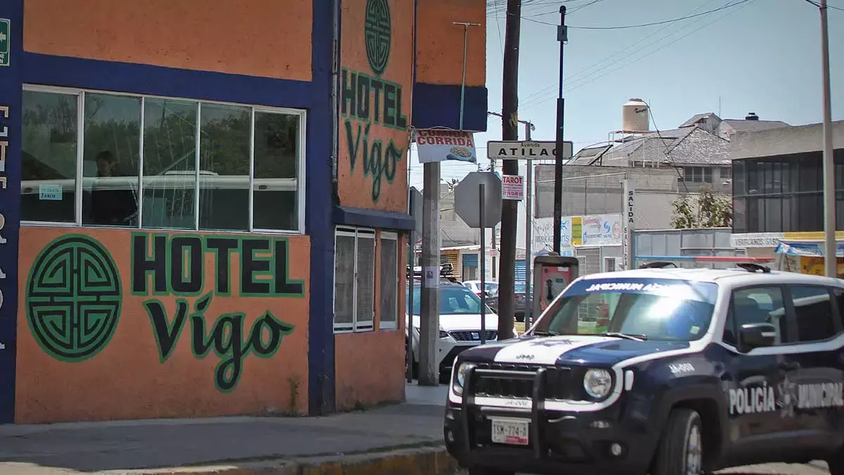 Hombre muere de un paro cardiaco en el Motel Vigo en Puebla.