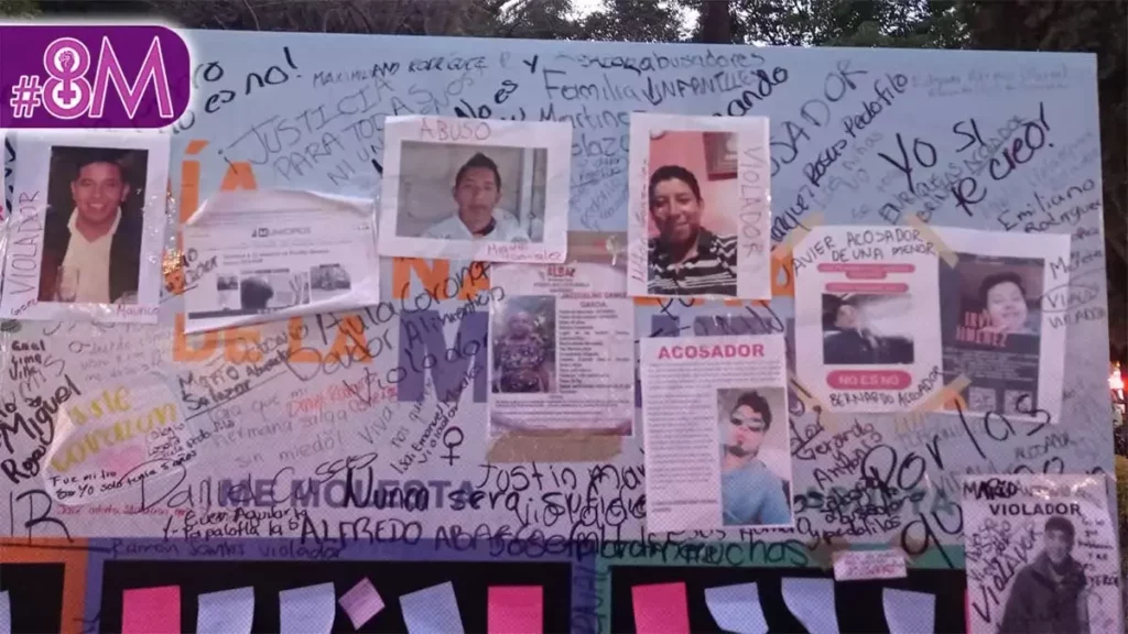Feministas colocaron su tendedero en Puebla