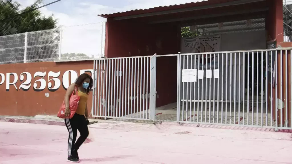 Escuelas de Puebla tendrán paneles solares; se beneficiarán a 80 mil estudiantes.
