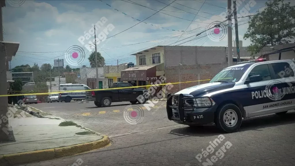 Asesinan a comerciante frente a su negocio en San Andrés Cholula.