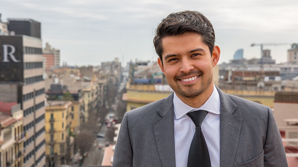 Egresado UDLAP líder del Latam Desk de la empresa AGM Abogados