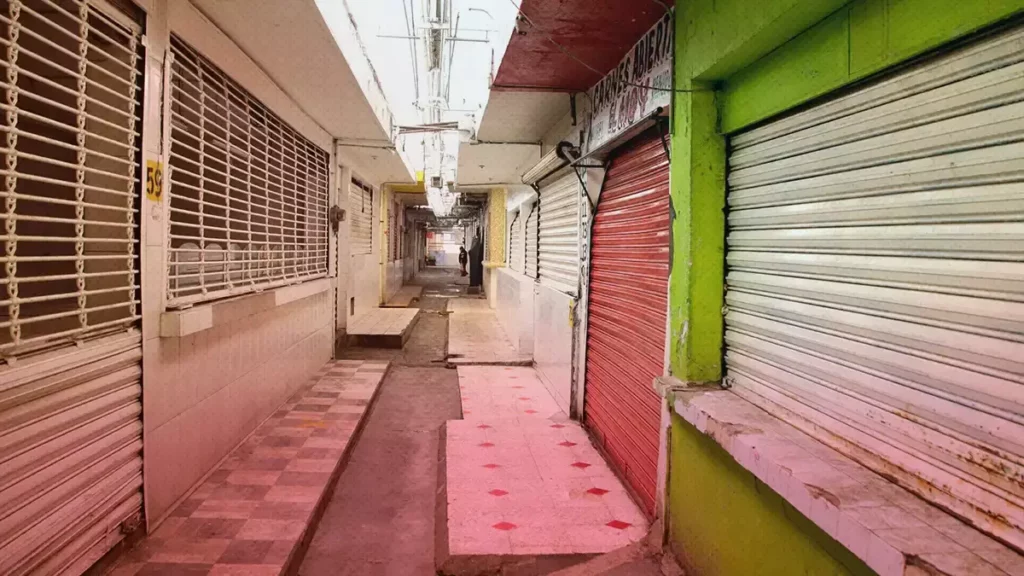 “Mercados de Puebla están vacíos; ya no tienen vendedores ni consumidores”: regidor panista