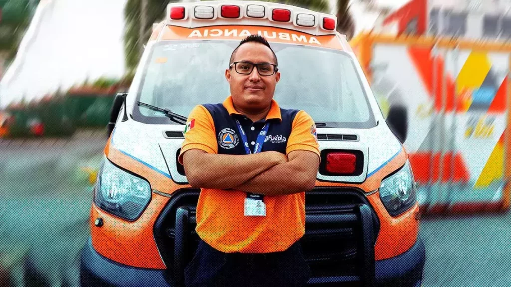 El socorrista poblano que atiende 5 mil emergencias al año: la historia de Alejandro