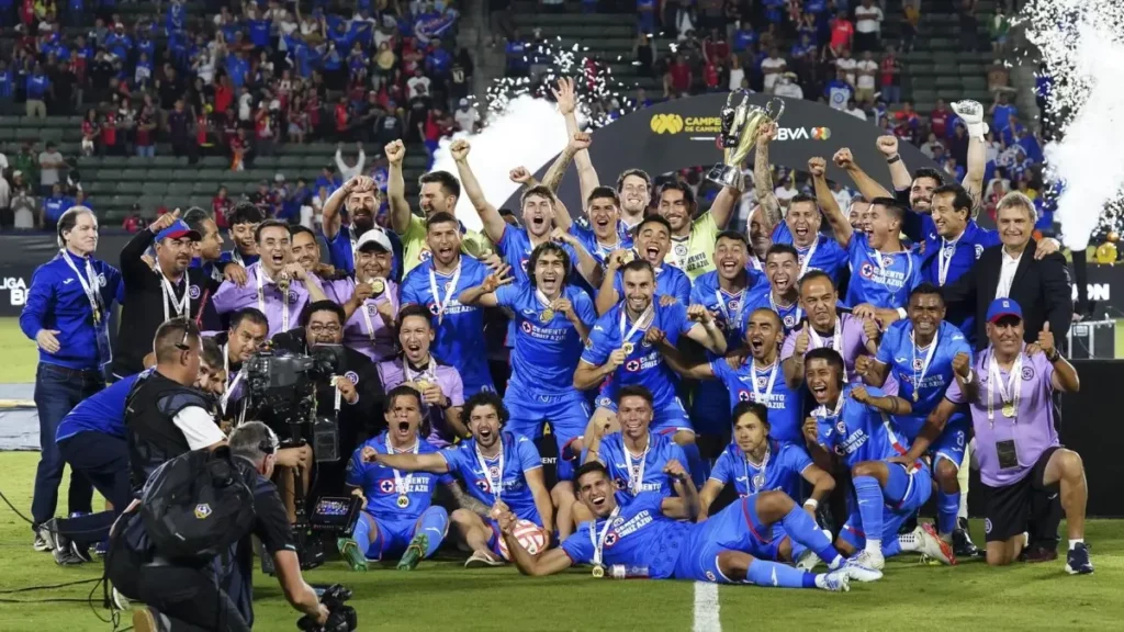 Cruz Azul conquista la Supercopa Mx tras derrotar al Atlas en penales.