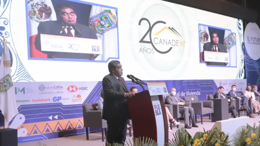 Aportará gobierno estatal 50 mdp para que poblanos obtengan créditos de viviendas con el Infonavit