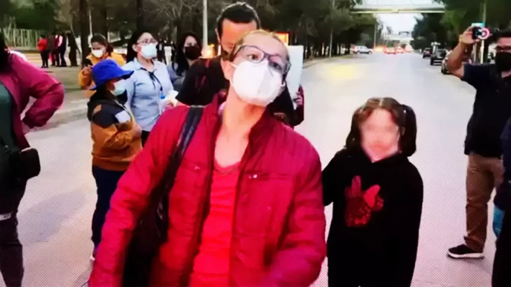 Bloquean el bulevar del Niño Poblano para exigir vacunas covid19 en Puebla