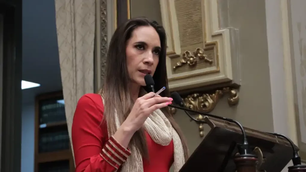 Presentan iniciativa en el Congreso del Estado para que las jefas de familia accedan a programas de vivienda