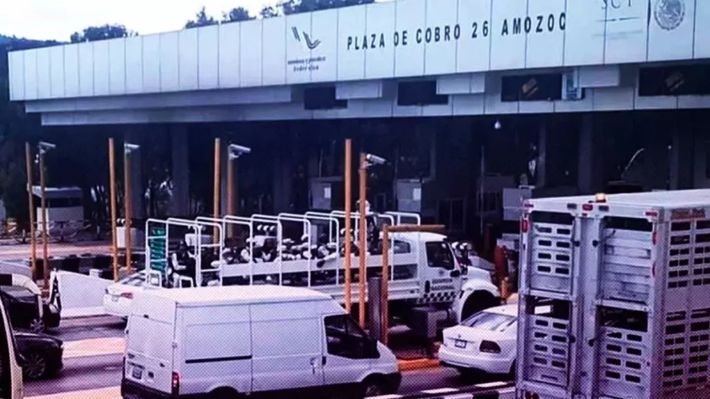Comando armado roba medio millón de pesos de la Caseta de Amozoc