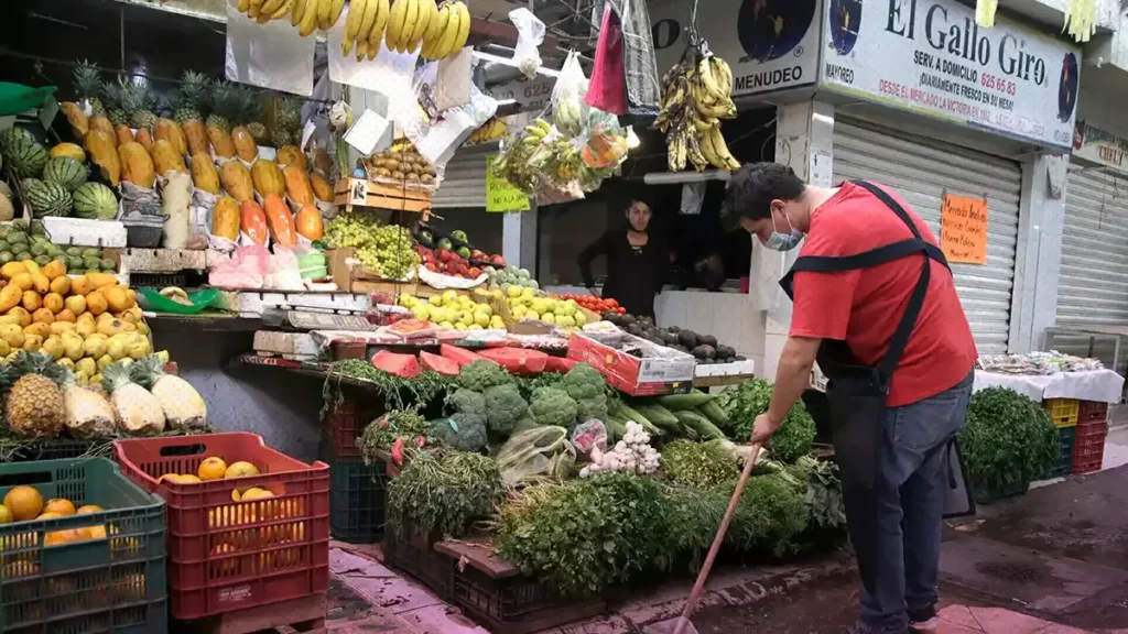 Pausada la remodelación del Mercado Amalucan por desorganización entre comerciantes.