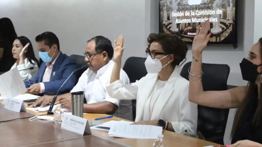 Aprueban en Comisión del Congreso, exhorto para impulsar capacitación de integrantes de Juntas Auxiliares