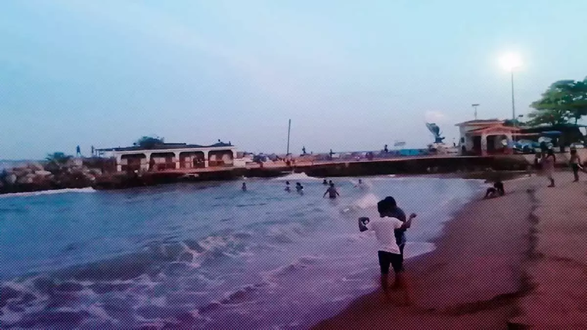 Turista poblano Puerto Escondido
