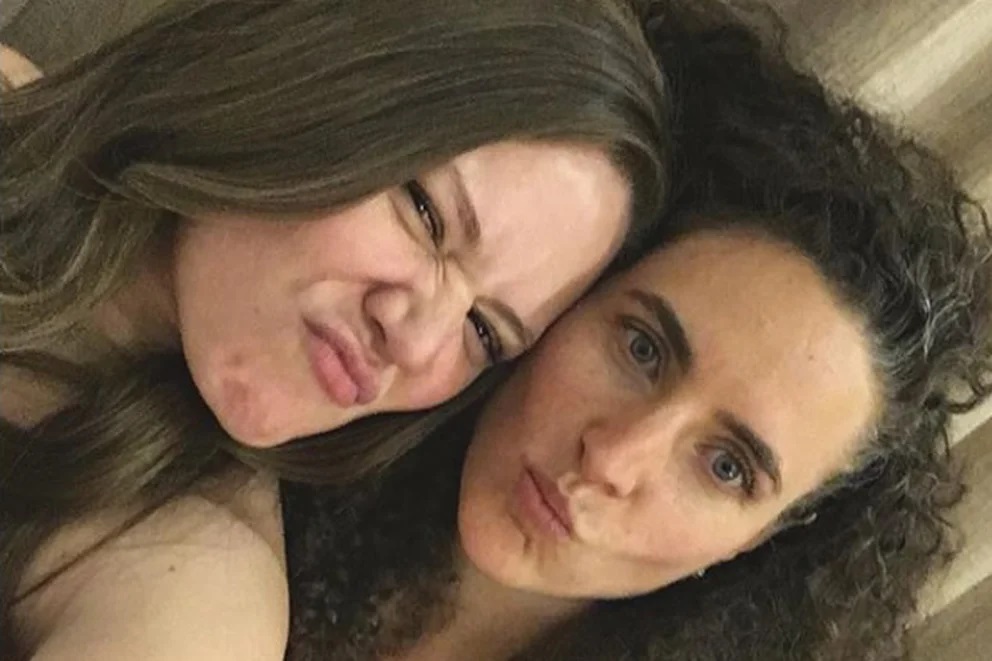Joy y su esposa Diana