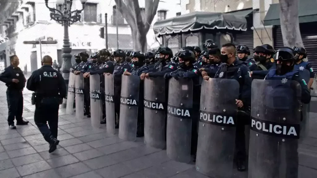 Blindan el centro de Puebla para evitar la instalación de ambulantes.