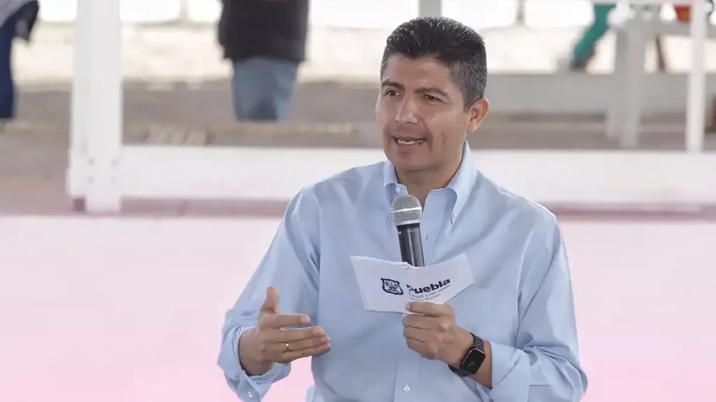Eduardo Rivera advierte que no habrá negociación con ambulantes del centro 