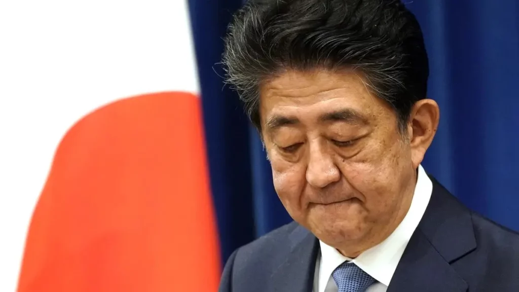 Shinzo Abe, exprimer ministro de Japón, muere tras recibir un disparo.