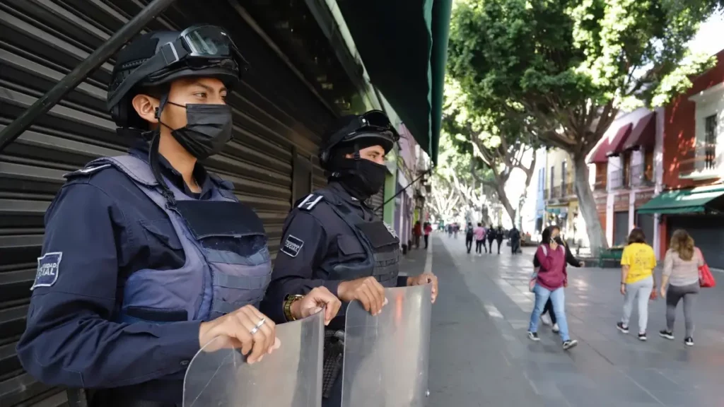Canirac respalda operativos contra ambulantaje en el Centro Histórico de Puebla.
