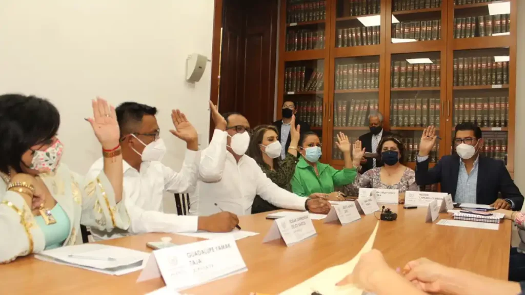 Avalan en Comisiones Unidas del Congreso, exhorto para promover jornadas de capacitación para las y los artesanos de la entidad