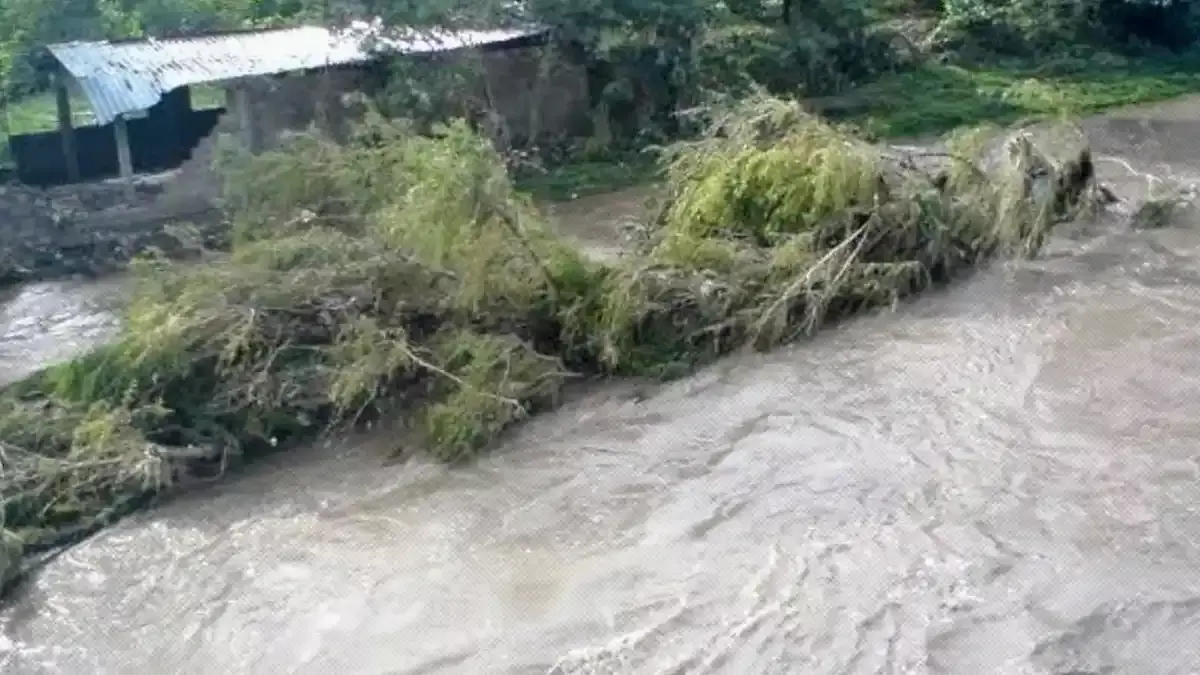 Encuentran restos humanos en el río Nexapa, en Izúcar de Matamoros.
