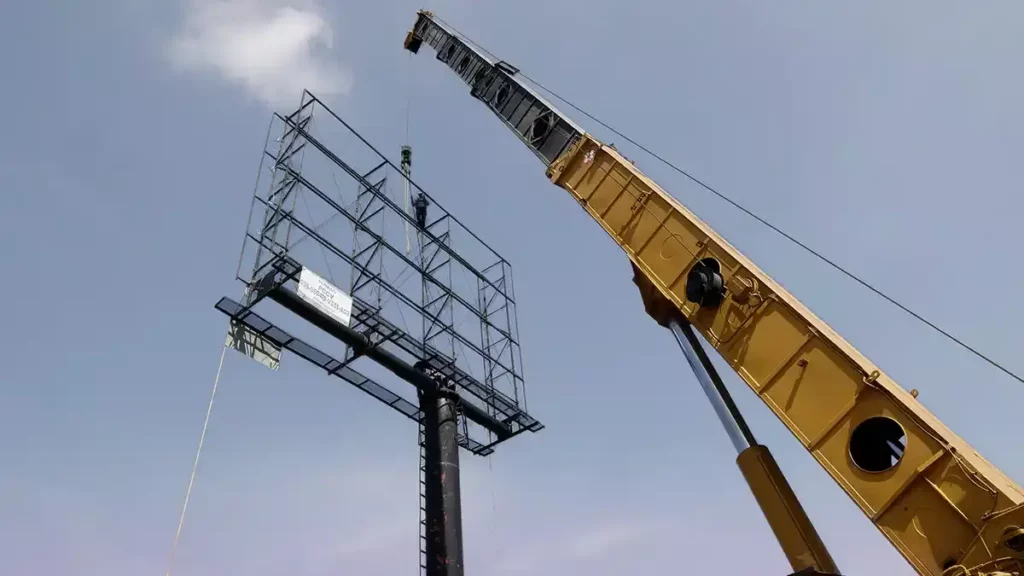 Ayuntamiento de Puebla obligará a propietarios a retirar espectaculares