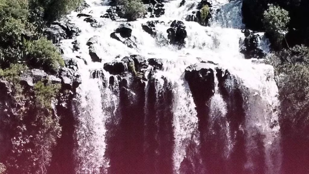 Hombre muere al caer de una cascada en Huachinango.